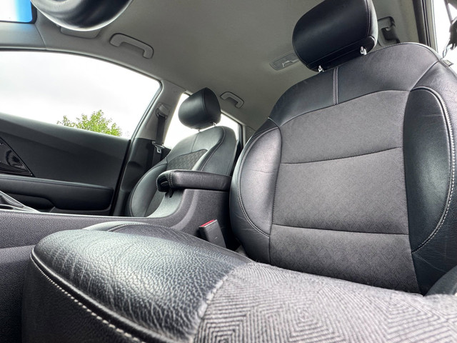 Foto 8 van Kia Niro 1.6 GDi Hybrid DynamicLine | All Season | Dealer onderhouden | Carplay |