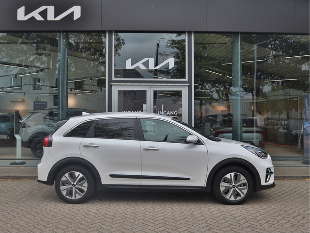 Foto 6 van Kia e-Niro ExecutiveLine 64 kWh | Leder | Memory | JBL | Schuifdak | Stoelventilatie | All-Season |