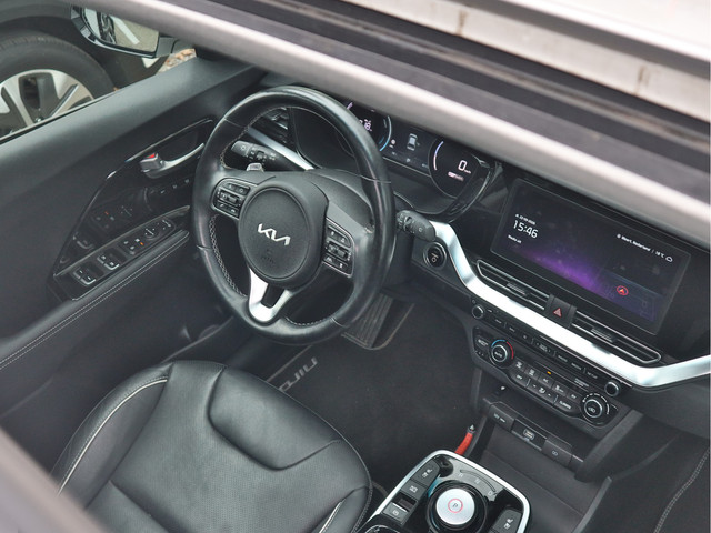Kia e-Niro ExecutiveLine 64 kWh | Leder | Memory | JBL | Schuifdak | Stoelventilatie | All-Season |