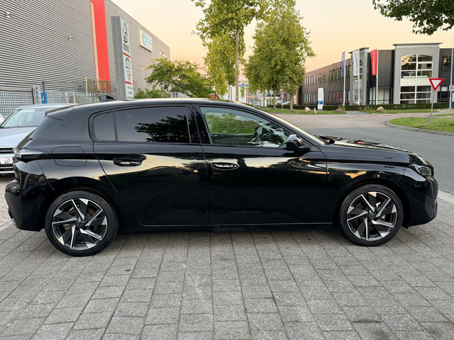 Foto 8 van Peugeot 308 1.2 PureTech Allure| 360camera|Cruise contr|CarPlay|Automaat