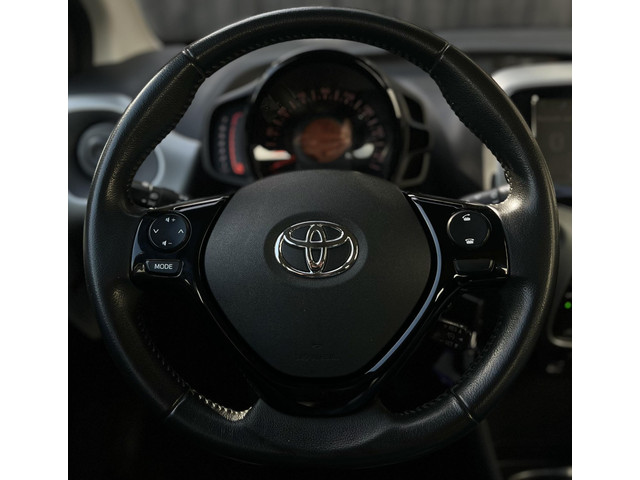 Foto 3 van Toyota Aygo 1.0 VVT-i x-play 2017 AIRCO/PARKEERCAMERA/5-DEURS