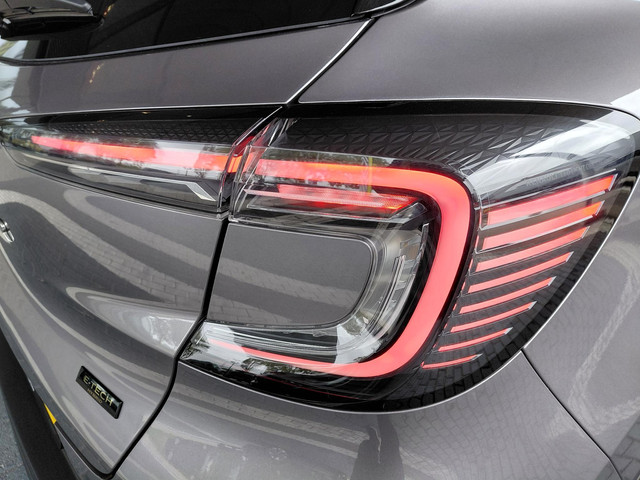 Foto 9 van Renault Captur 1.6 E-Tech full hybrid 145 Techno AUTOMAAT | CLIMATE | CARPLAY | CAMERA