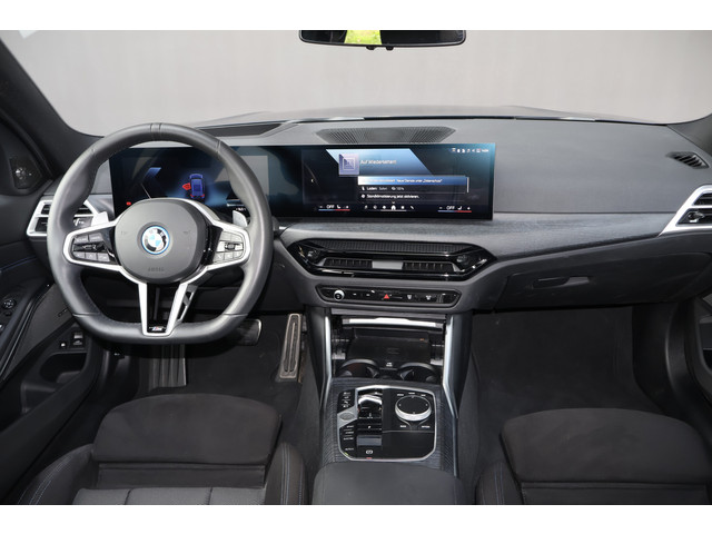 Foto 9 van BMW 3 Serie Touring 330e | 25MY | LCI FACELIFT | BTW-AUTO | ELEK. HAAK | HEAD UP | HARMAN & KARDON |