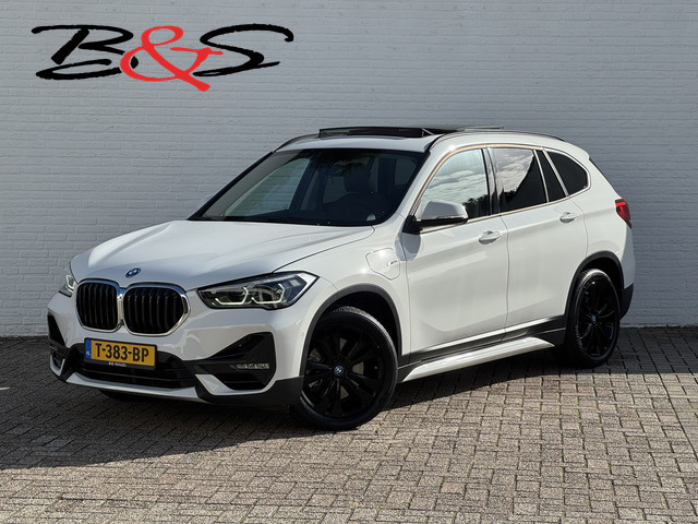 BMW X1 XDrive25e eDrive Edition Trekhaak Leder Panorama dak Led Adaptieve cruise