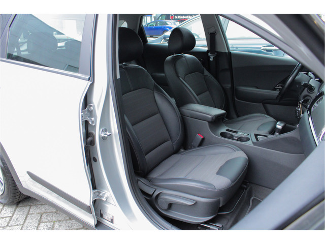 Foto 8 van Kia Niro 1.6 GDi Hybrid DynamicLine |Apple/Android|stoel/stuurverwarming|leder|