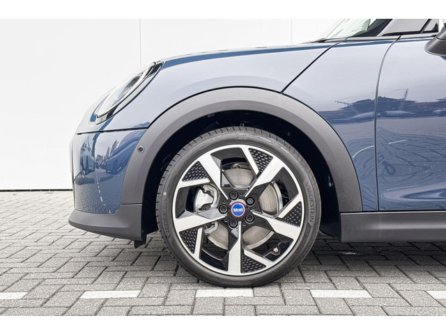 Foto 3 van MINI Cooper 3-deurs 1.5 Cooper C Oxford Edition | 18 Inch Slide Spoke 2-tone