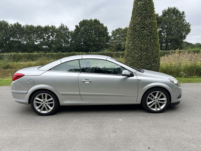 Foto 4 van Opel Astra TwinTop 1.6 Cosmo