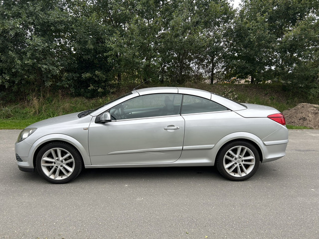 Foto 7 van Opel Astra TwinTop 1.6 Cosmo