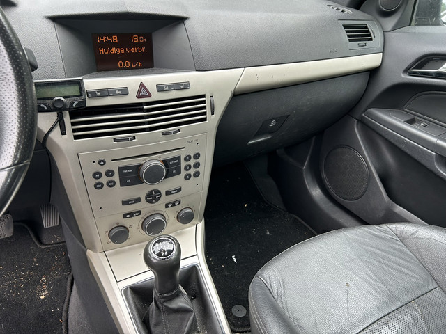 Foto 10 van Opel Astra TwinTop 1.6 Cosmo