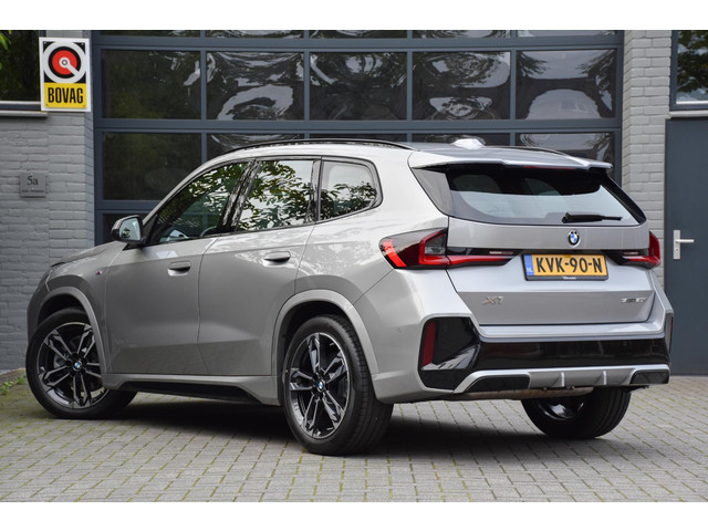 Foto 4 van BMW X1 sDrive20i | M sport | Electr. trekhaak | Leer | ACC