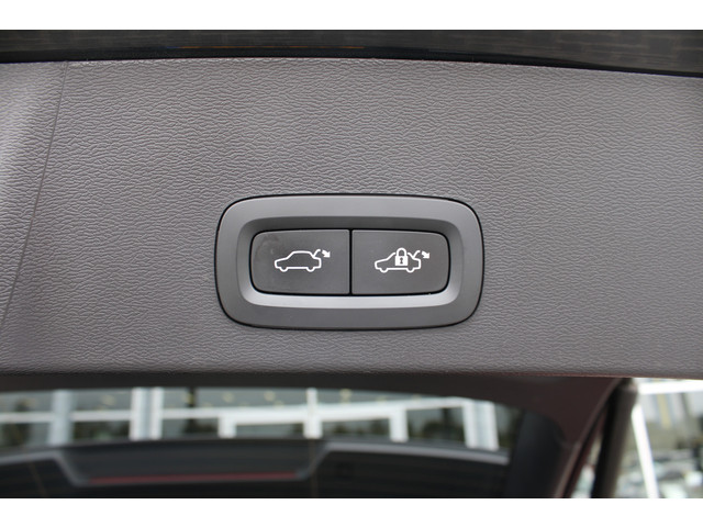 Foto 5 van Volvo XC40 232PK Recharge Ultimate 70 kWh | Schuif/kanteldak | H&K Audio | El. stoelen | Pilot Assis