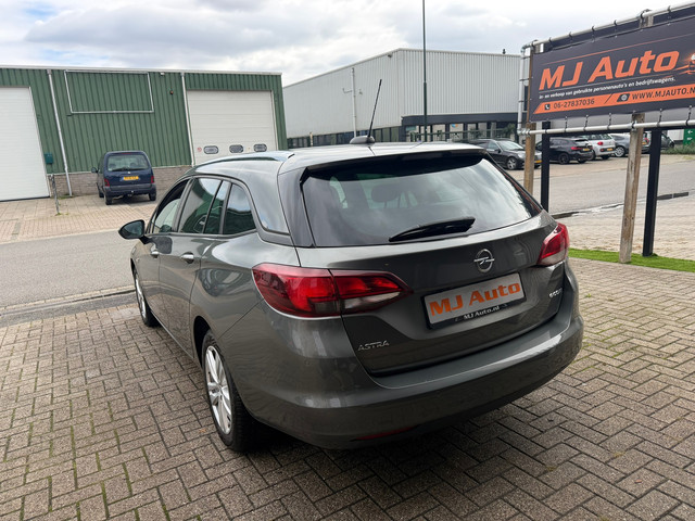 Foto 4 van Opel Astra Sports Tourer 1.0 Online Edition airco camera cruise control