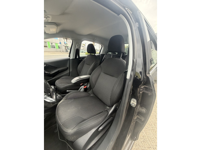 Foto 10 van Peugeot 208 1.6 HDI Allure Navi|Clima|Lagekm|Cruise|Sensoren