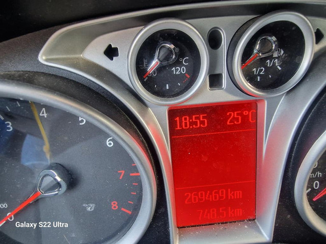 Foto 8 van Ford Focus 1.8 Titanium Flexi Fuel