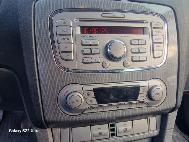 Foto 9 van Ford Focus 1.8 Titanium Flexi Fuel