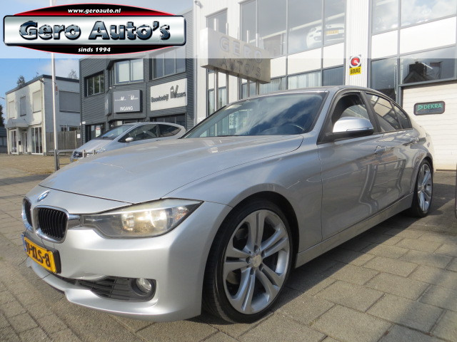 Foto 10 van BMW 3-serie 320i Executive sedan nl-auto 19 inch lmv nette auto !