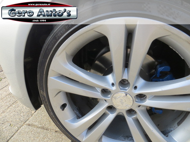 Foto 9 van BMW 3-serie 320i Executive sedan nl-auto 19 inch lmv nette auto !