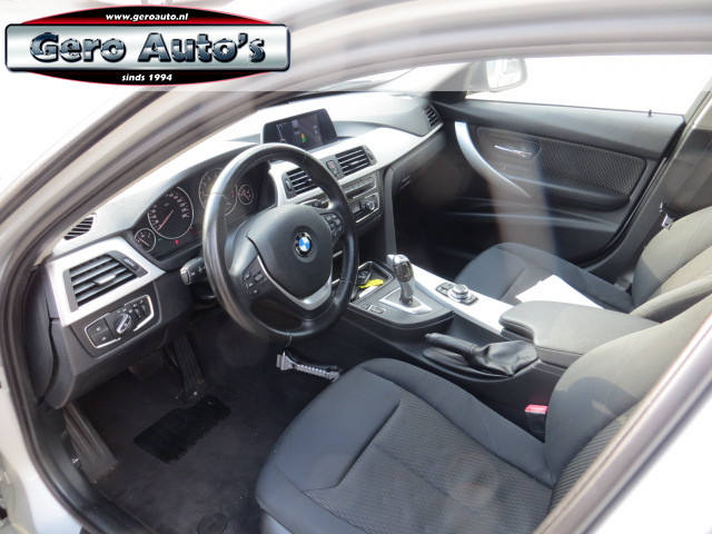 Foto 7 van BMW 3-serie 320i Executive sedan nl-auto 19 inch lmv nette auto !
