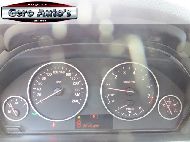 Foto 5 van BMW 3-serie 320i Executive sedan nl-auto 19 inch lmv nette auto !
