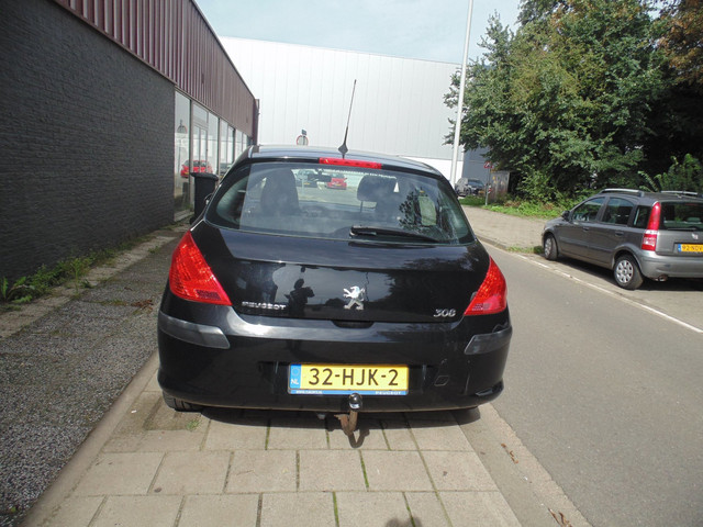 Foto 2 van Peugeot 308 1.6 VTi X-line MET AIRCO TREKHAAK 2009