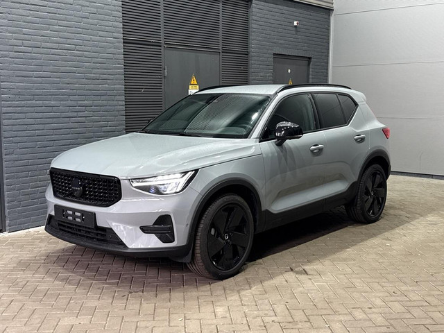 Foto 3 van Volvo XC40 2.0 B3 Plus Black Edition | Harman/Kardon | BLIS | 360° Camera | Pilot Assist | Stoel+Stu