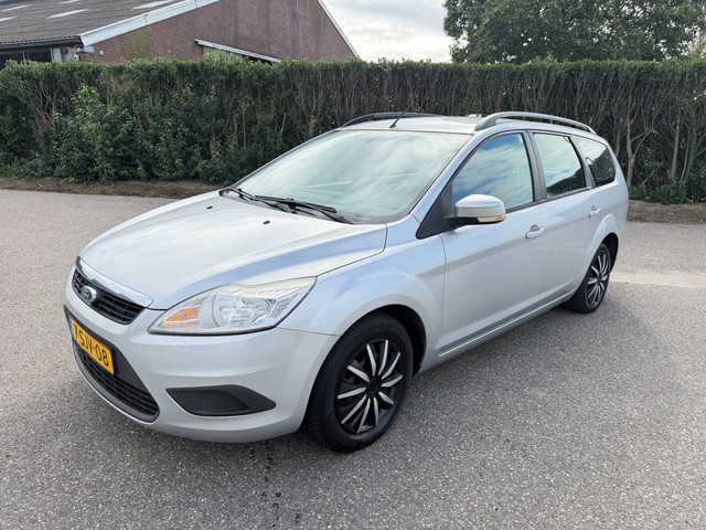 Foto 2 van Ford Focus Wagon 1.6 Trend - KOUDE AIRCO - APK 9/2027