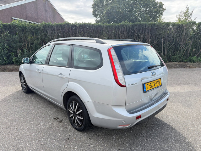 Foto 3 van Ford Focus Wagon 1.6 Trend - KOUDE AIRCO - APK 9/2027