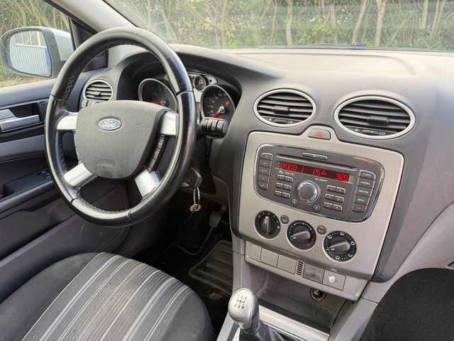 Foto 10 van Ford Focus Wagon 1.6 Trend - KOUDE AIRCO - APK 9/2027