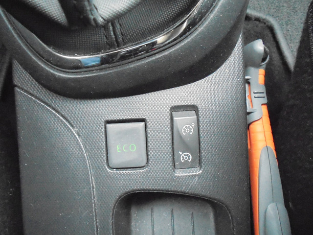 Foto 8 van Renault Captur 0.9 TCe Dynamique incl. Bovag Garantie, Climate Control enz.