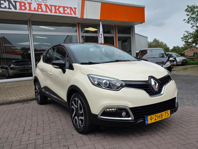Foto 10 van Renault Captur 0.9 TCe Dynamique BJ.2015 / Navigatie / Camera / Keyless / Climate Control / 1 Eigena
