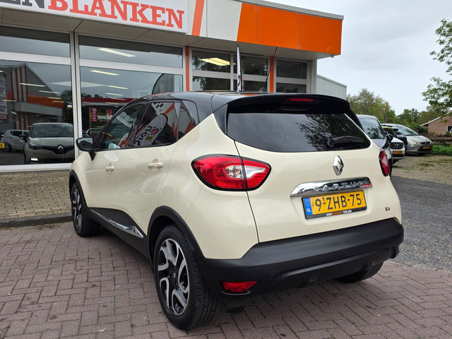 Foto 7 van Renault Captur 0.9 TCe Dynamique BJ.2015 / Navigatie / Camera / Keyless / Climate Control / 1 Eigena