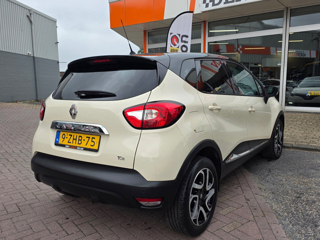 Foto 5 van Renault Captur 0.9 TCe Dynamique BJ.2015 / Navigatie / Camera / Keyless / Climate Control / 1 Eigena