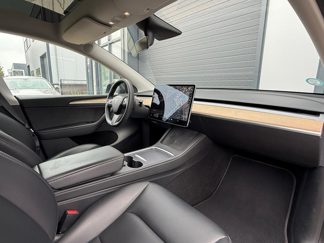 Foto 7 van Tesla Model Y Long Range AWD 75 kWh / WINTERPAKKET / FSD