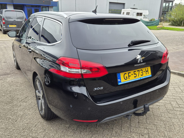 Foto 5 van Peugeot 308 SW 1.2 e-THP Première Trekhaak 17'' L.M.V Nw APK