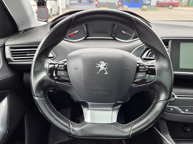 Foto 8 van Peugeot 308 SW 1.2 e-THP Première Trekhaak 17'' L.M.V Nw APK
