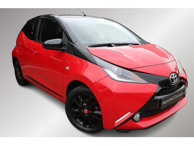Foto 6 van Toyota Aygo 1.0 VVT-i x-cite Navigatie, Bi-Tone lak,