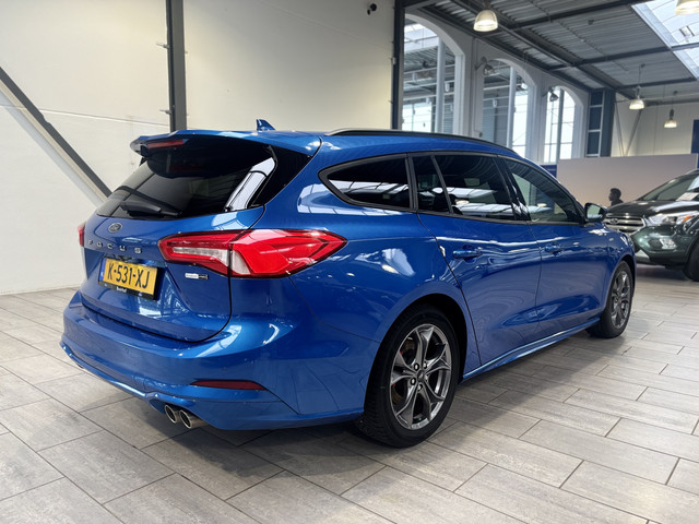 Foto 4 van Ford FOCUS Wagon EcoBoost Hybrid 125 pk ST Line X | Camera | El. a. klep | LED | Keyless entry | Nav