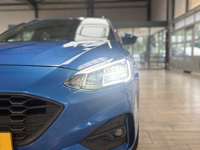 Foto 8 van Ford FOCUS Wagon EcoBoost Hybrid 125 pk ST Line X | Camera | El. a. klep | LED | Keyless entry | Nav