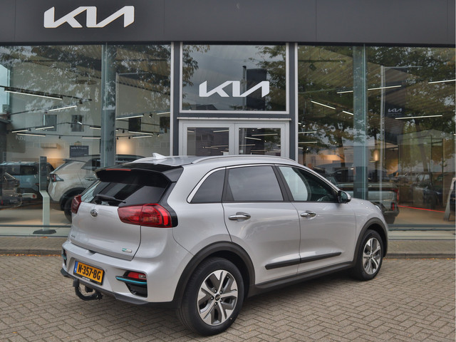 Foto 10 van Kia e-Niro DynamicPlusLine 64 kWh | Stoelverwarming | Schuifdak | Trekhaak | LED | tot 10 jaar Garan