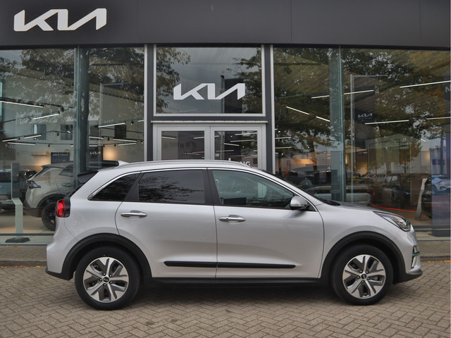 Foto 9 van Kia e-Niro DynamicPlusLine 64 kWh | Stoelverwarming | Schuifdak | Trekhaak | LED | tot 10 jaar Garan