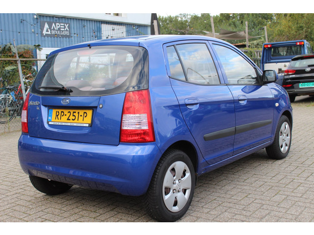 Foto 6 van Kia Picanto 1.1 LX