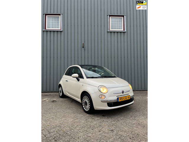 Foto 2 van Fiat 500 1.2 Lounge/pano/automaat/leer