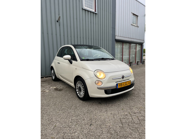 Foto 3 van Fiat 500 1.2 Lounge/pano/automaat/leer
