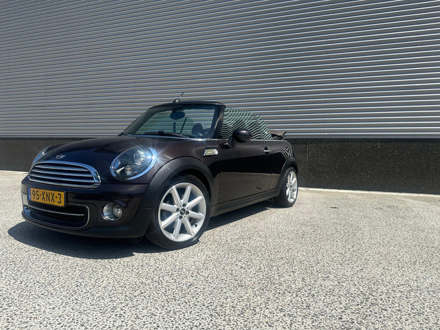 Foto 5 van Mini Cabrio 1.6 cooper cabrio highgate/navi/climaat-control/LM-velgen/alarm/sound-system/windscherm/