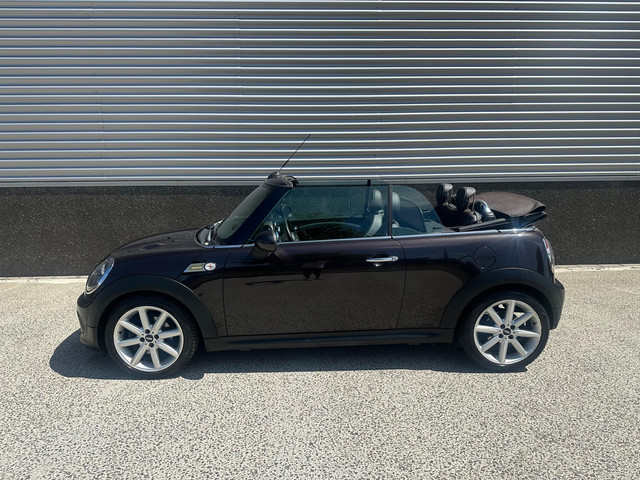 Foto 7 van Mini Cabrio 1.6 cooper cabrio highgate/navi/climaat-control/LM-velgen/alarm/sound-system/windscherm/