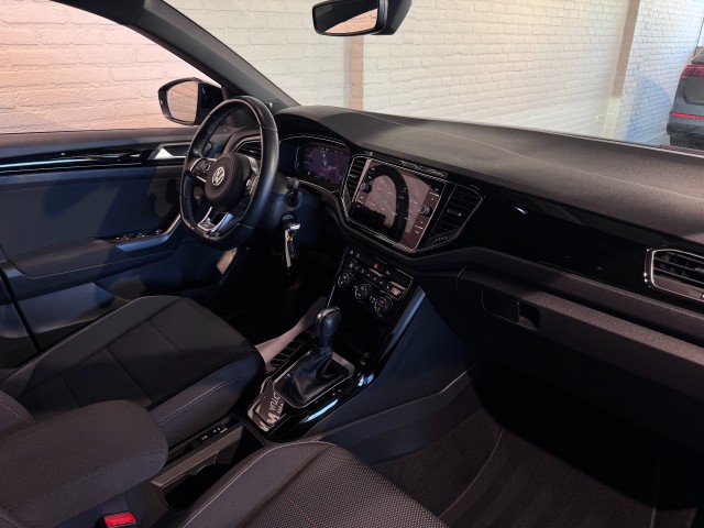 Foto 10 van VOLKSWAGEN T-ROC 1.5 TSI Sport Business R Black Style BEATS Camera Trekhaak 19''