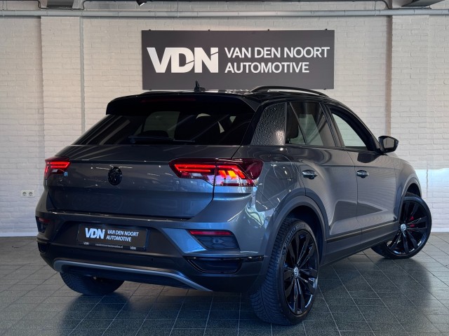Foto 9 van VOLKSWAGEN T-ROC 1.5 TSI Sport Business R Black Style BEATS Camera Trekhaak 19''