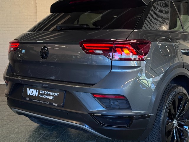 VOLKSWAGEN T-ROC 1.5 TSI Sport Business R Black Style BEATS Camera Trekhaak 19''