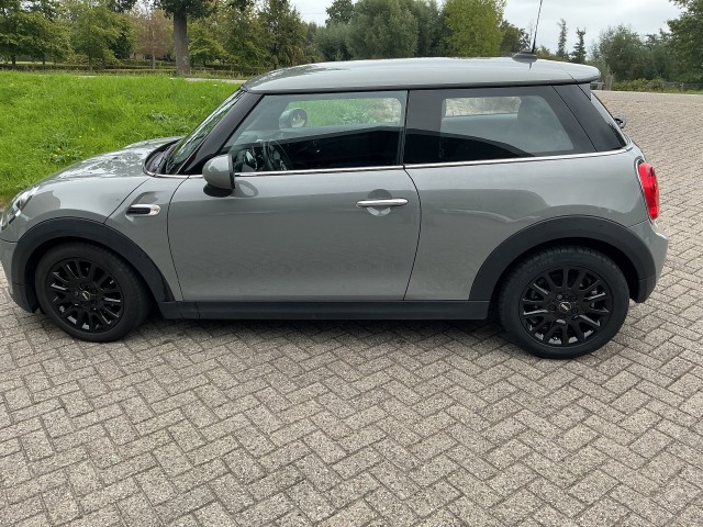 Foto 4 van MINI COOPER 1.5 COOPER