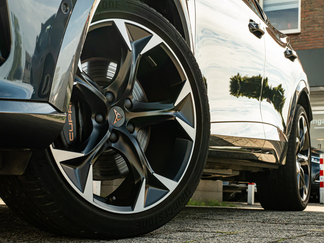 Foto 5 van CUPRA Formentor 1.4 e-Hybrid VZ Performance SCHAALSTOELEN CAMERA 19 INCH  BLACK OPTIC